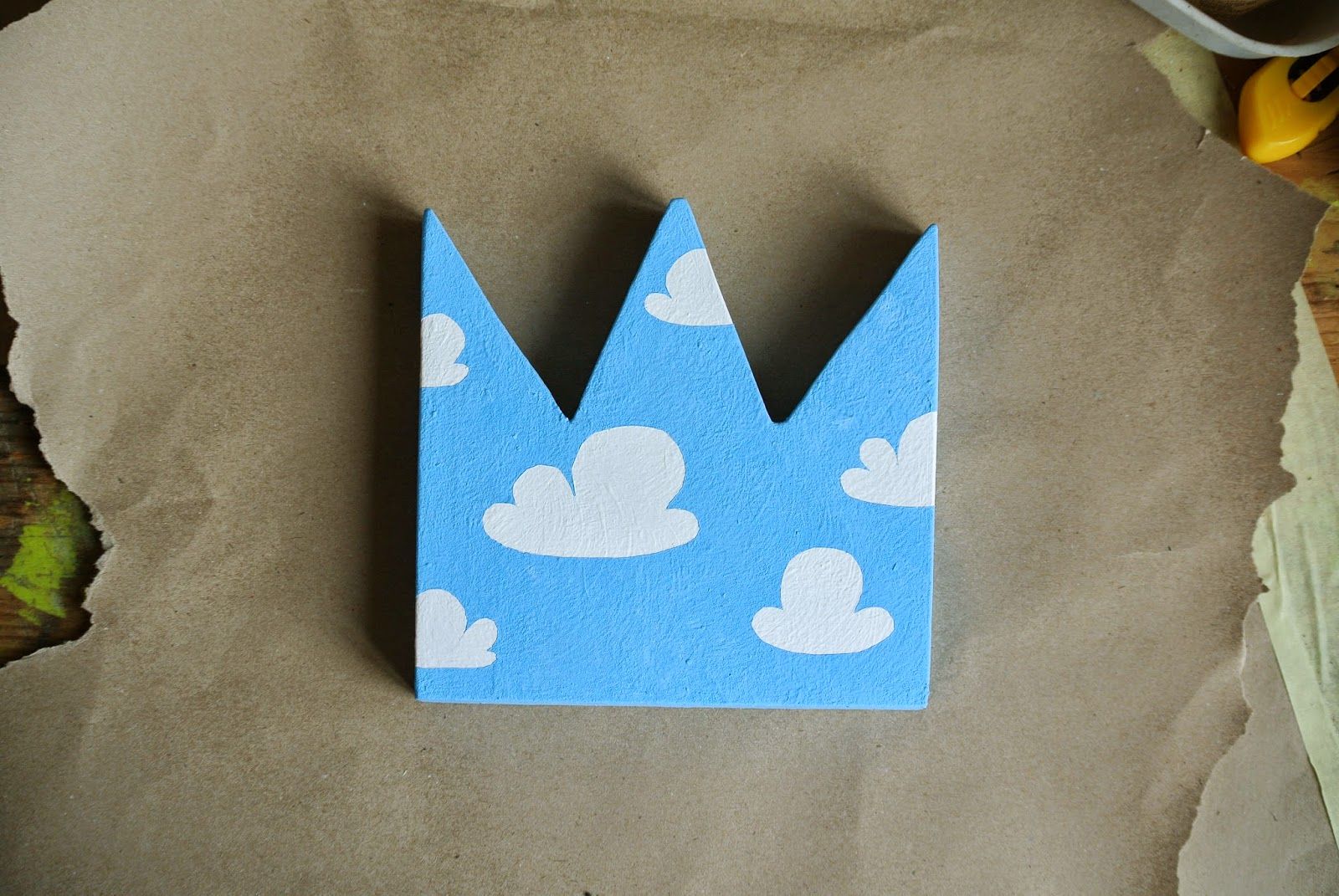 DIY wooden crown nursery decor clouds gender-neutral interior playroom pattern