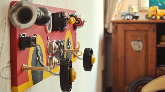 I grouped the elements to coordinate with boys age: the right side is all about simplicity and fun for a 1-year-old Ash, while more complicated elements went to the left, for his elder brother Luca.